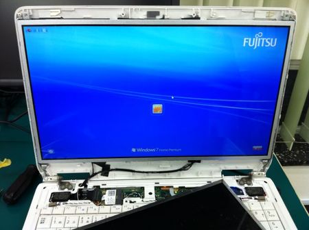 FUJITSU_AH550:5A.jpg