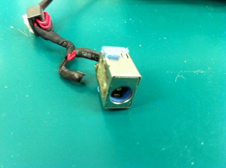 acer5750_jack_before.jpg