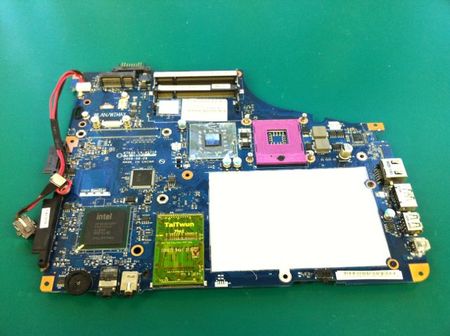 TOSHIBA_AX53HBL_mother.jpg