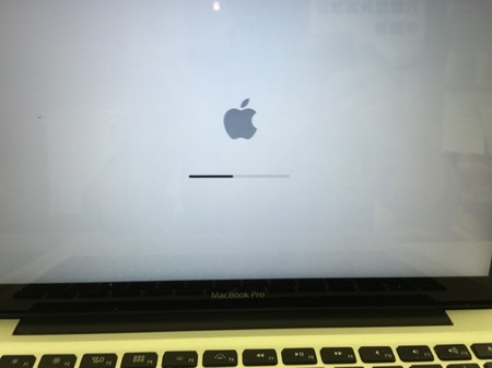 MacBook_Pro_HDD故障アップルマークから先に進まない
